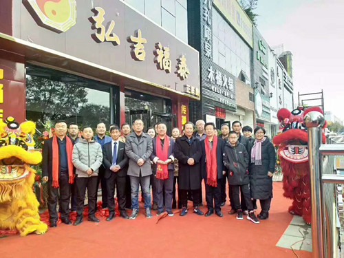 �뼪��̩�ڱ�����������ҵ������һ������ɫ